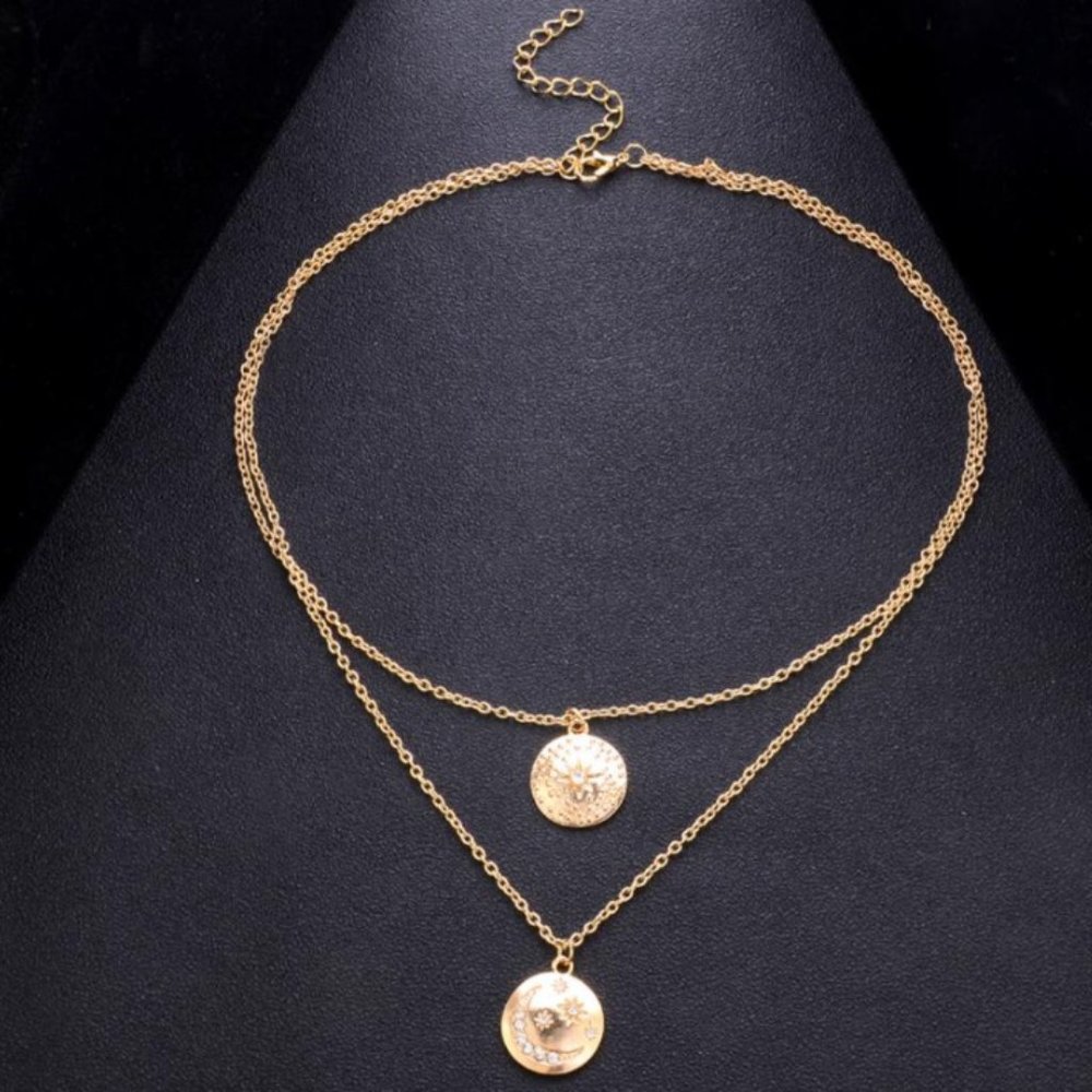 ๐โจ Sun and Moon Medallion Necklace - Picture 2 of 3